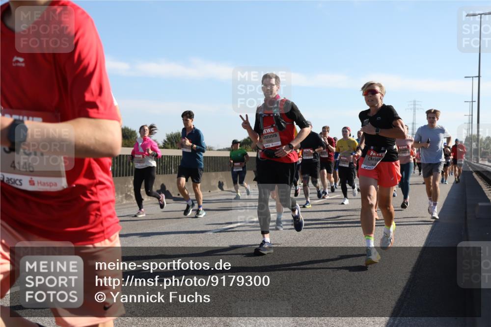 03.10.2025 - Köhlbrandbrückenlauf Yannick Fuchs http://msf.ph/oto/9179300 03.10.2025 11:19:19 Position 3 4146, 5520 meine-sportfotos.de