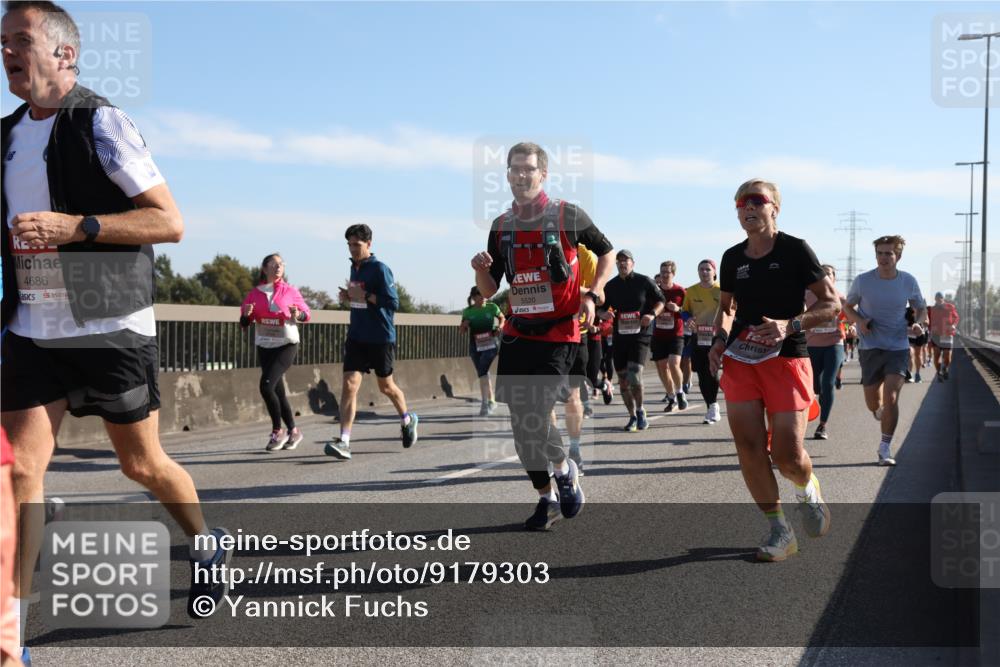 03.10.2025 - Köhlbrandbrückenlauf Yannick Fuchs http://msf.ph/oto/9179303 03.10.2025 11:19:19 Position 3 4686, 5520 meine-sportfotos.de