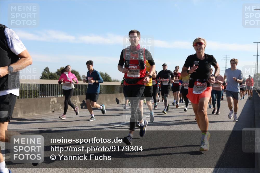 03.10.2025 - Köhlbrandbrückenlauf Yannick Fuchs http://msf.ph/oto/9179304 03.10.2025 11:19:19 Position 3 5520, 4359 meine-sportfotos.de