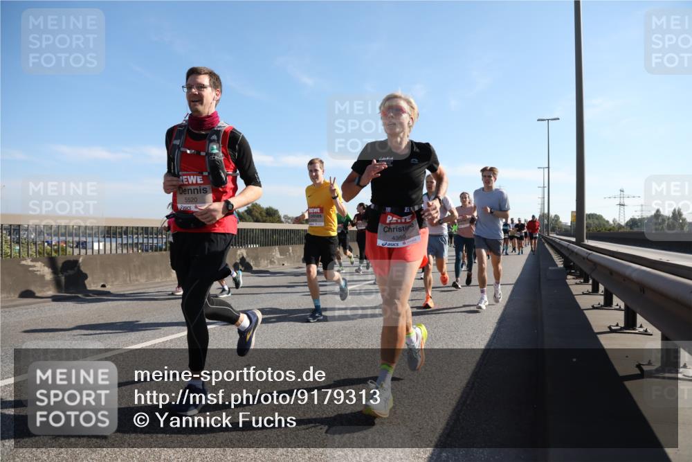 03.10.2025 - Köhlbrandbrückenlauf Yannick Fuchs http://msf.ph/oto/9179313 03.10.2025 11:19:20 Position 3 5520, 133, 4359 meine-sportfotos.de
