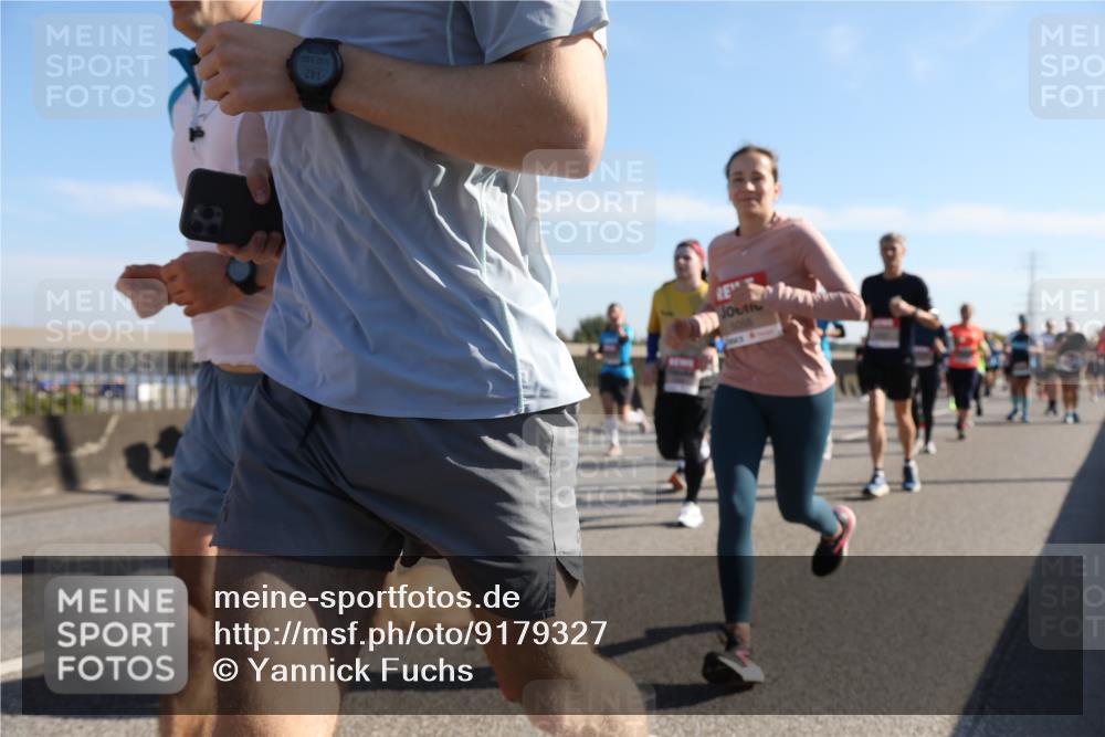 03.10.2025 - Köhlbrandbrückenlauf Yannick Fuchs http://msf.ph/oto/9179327 03.10.2025 11:19:21 Position 3 261, 5055 meine-sportfotos.de