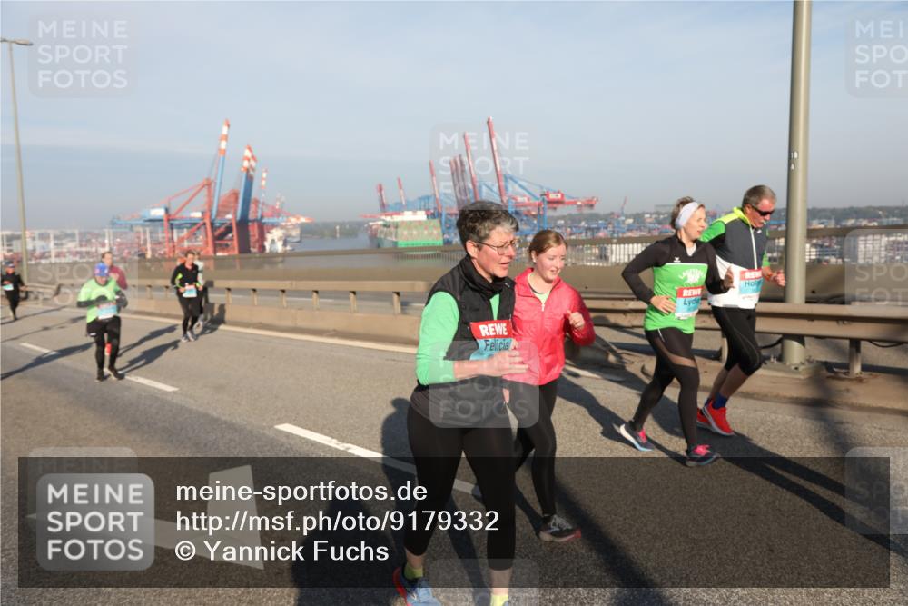03.10.2025 - Köhlbrandbrückenlauf Yannick Fuchs http://msf.ph/oto/9179332 03.10.2025 08:52:03 Position 2  meine-sportfotos.de