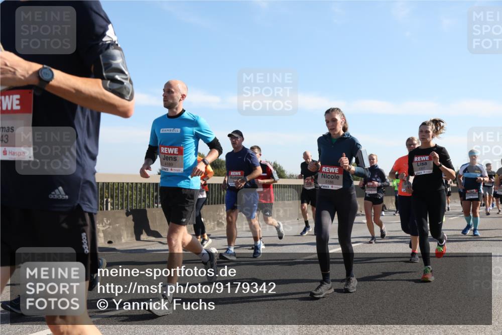 03.10.2025 - Köhlbrandbrückenlauf Yannick Fuchs http://msf.ph/oto/9179342 03.10.2025 11:19:23 Position 3 43, 4189, 5186, 4307 meine-sportfotos.de