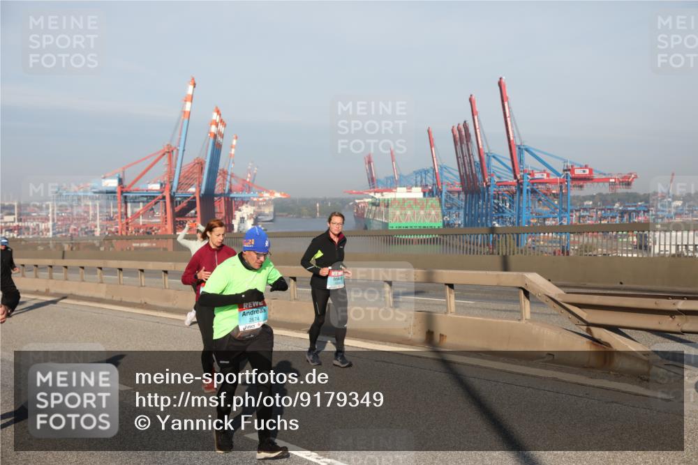 03.10.2025 - Köhlbrandbrückenlauf Yannick Fuchs http://msf.ph/oto/9179349 03.10.2025 08:52:06 Position 2 2674 meine-sportfotos.de