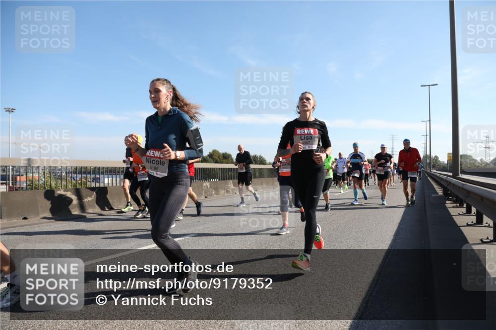 03.10.2025 - Köhlbrandbrückenlauf Yannick Fuchs http://msf.ph/oto/9179352 03.10.2025 11:19:24 Position 3 5186, 4307 meine-sportfotos.de