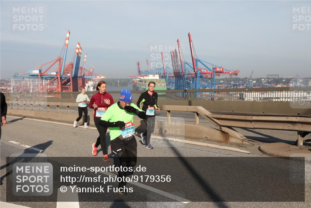03.10.2025 - Köhlbrandbrückenlauf Yannick Fuchs http://msf.ph/oto/9179356 03.10.2025 08:52:06 Position 2 2674 meine-sportfotos.de