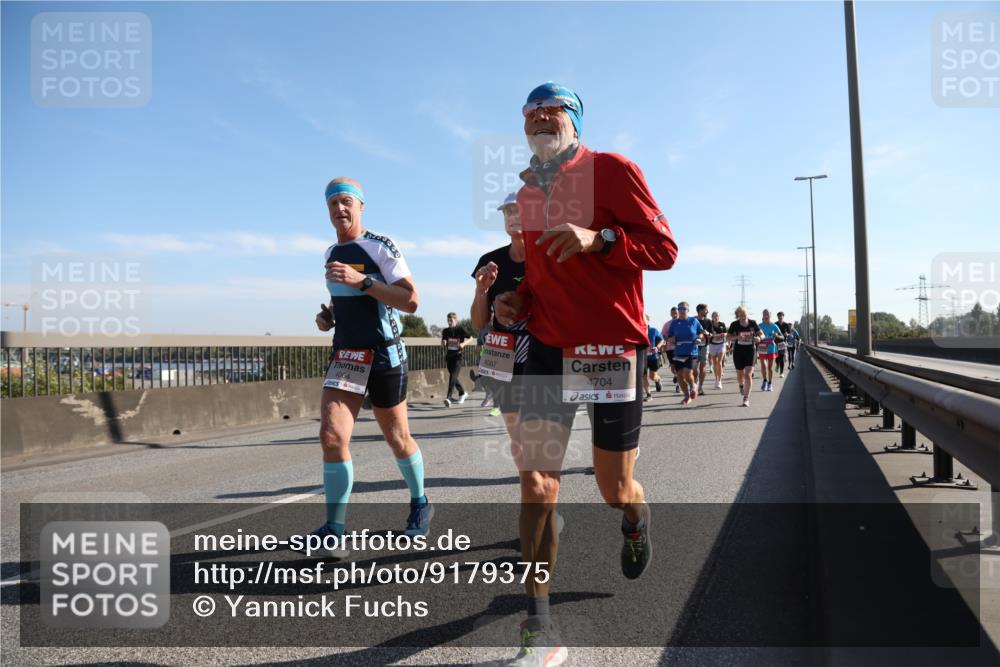 03.10.2025 - Köhlbrandbrückenlauf Yannick Fuchs http://msf.ph/oto/9179375 03.10.2025 11:19:27 Position 3 4064, 4067, 4704 meine-sportfotos.de