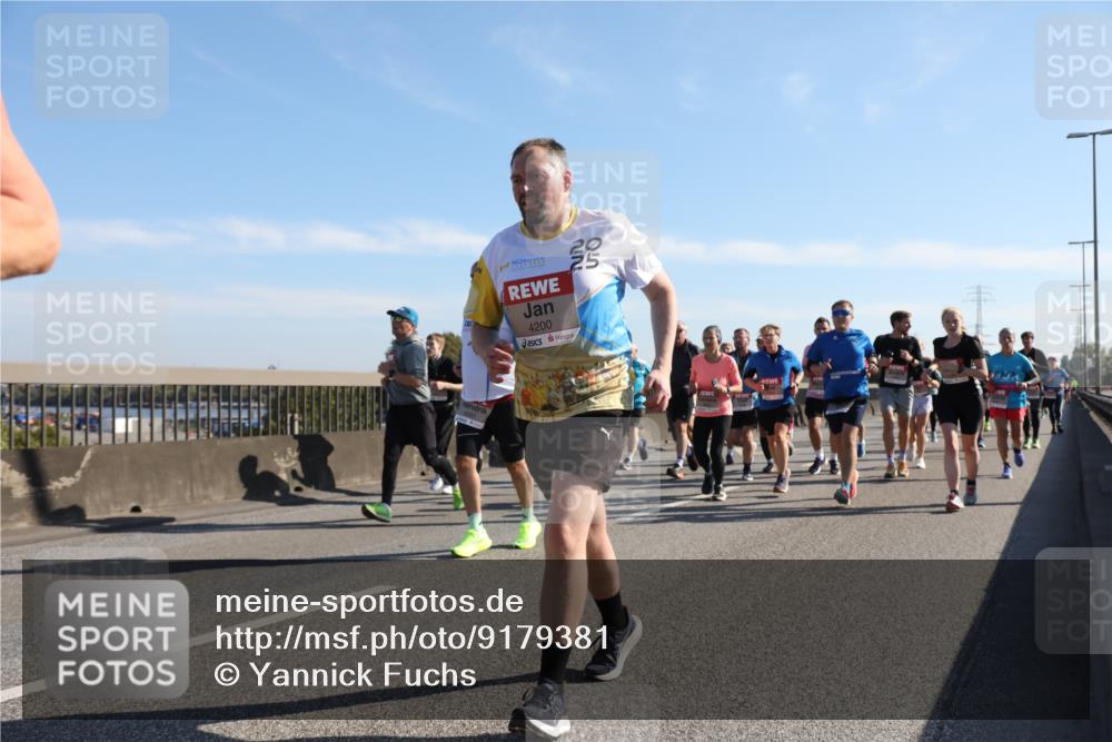 03.10.2025 - Köhlbrandbrückenlauf Yannick Fuchs http://msf.ph/oto/9179381 03.10.2025 11:19:28 Position 3 4200, 95 meine-sportfotos.de