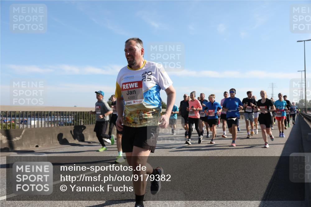 03.10.2025 - Köhlbrandbrückenlauf Yannick Fuchs http://msf.ph/oto/9179382 03.10.2025 11:19:28 Position 3 4200 meine-sportfotos.de