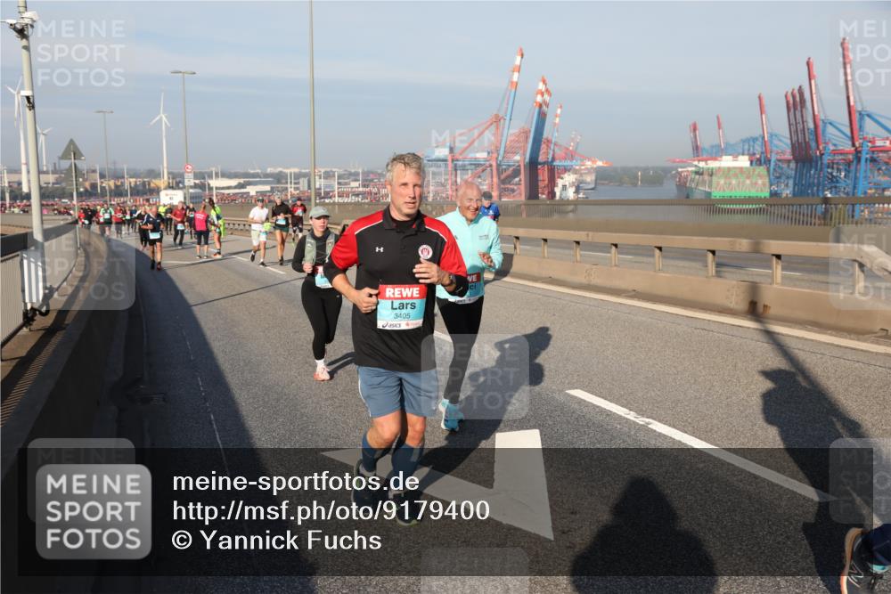 03.10.2025 - Köhlbrandbrückenlauf Yannick Fuchs http://msf.ph/oto/9179400 03.10.2025 08:52:13 Position 2 3405 meine-sportfotos.de