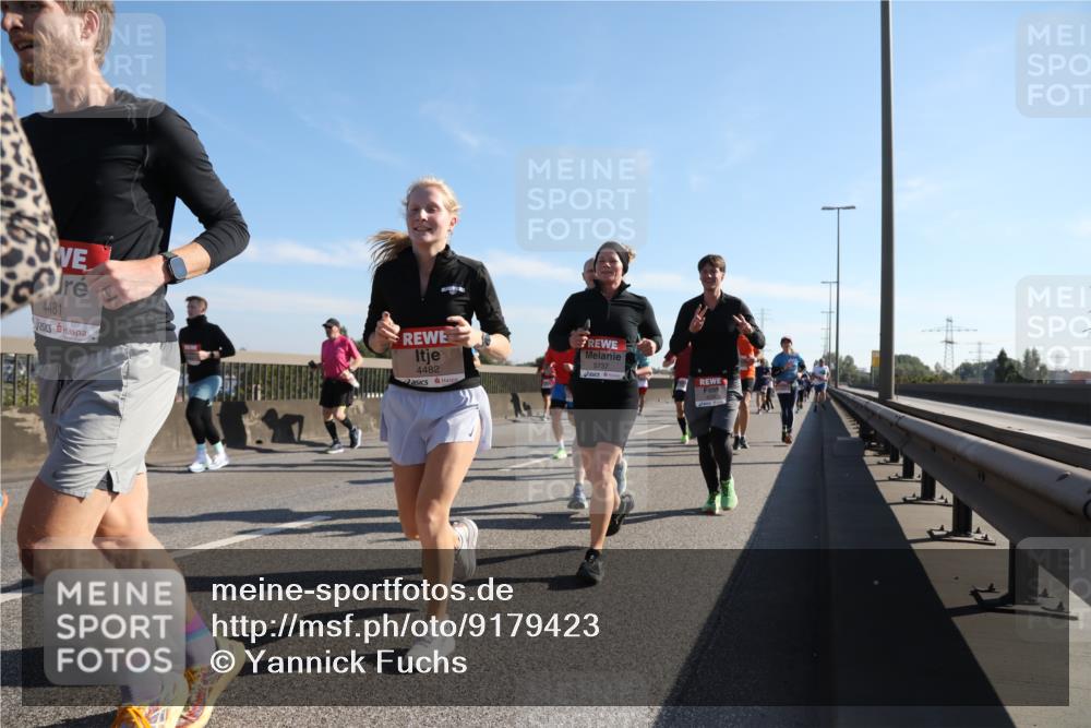 03.10.2025 - Köhlbrandbrückenlauf Yannick Fuchs http://msf.ph/oto/9179423 03.10.2025 11:19:32 Position 3 4481, 4482, 5737 meine-sportfotos.de