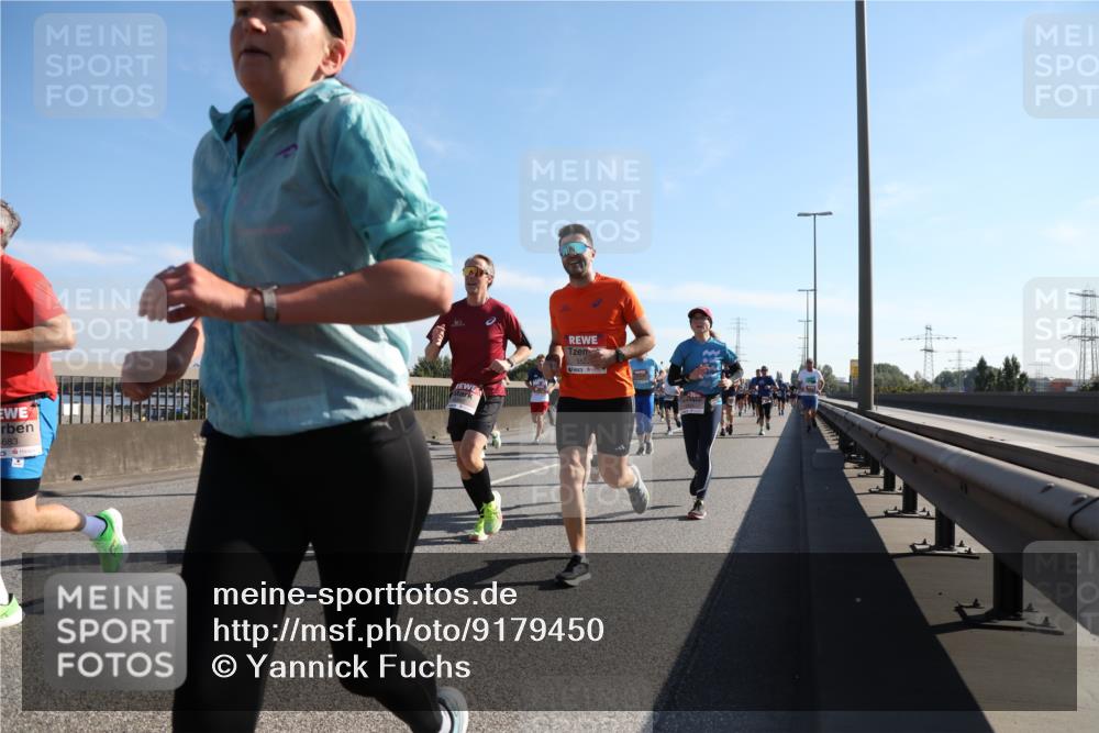 03.10.2025 - Köhlbrandbrückenlauf Yannick Fuchs http://msf.ph/oto/9179450 03.10.2025 11:19:34 Position 3 683 meine-sportfotos.de