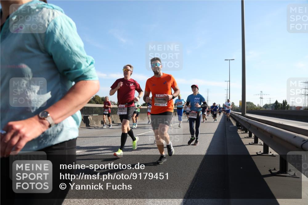 03.10.2025 - Köhlbrandbrückenlauf Yannick Fuchs http://msf.ph/oto/9179451 03.10.2025 11:19:34 Position 3 4382, 5522 meine-sportfotos.de