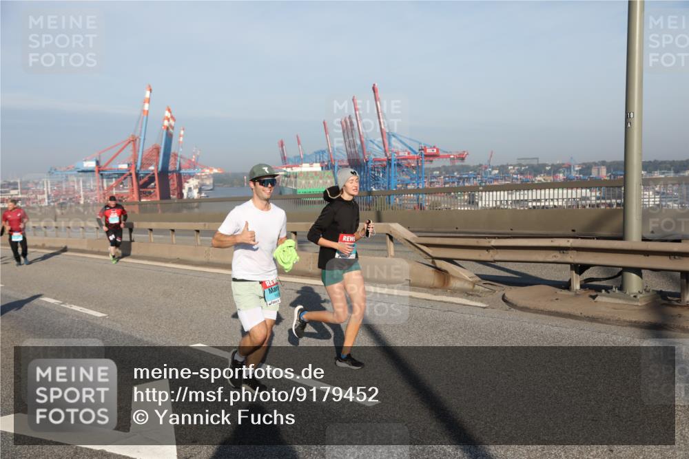 03.10.2025 - Köhlbrandbrückenlauf Yannick Fuchs http://msf.ph/oto/9179452 03.10.2025 08:52:20 Position 2 18 meine-sportfotos.de