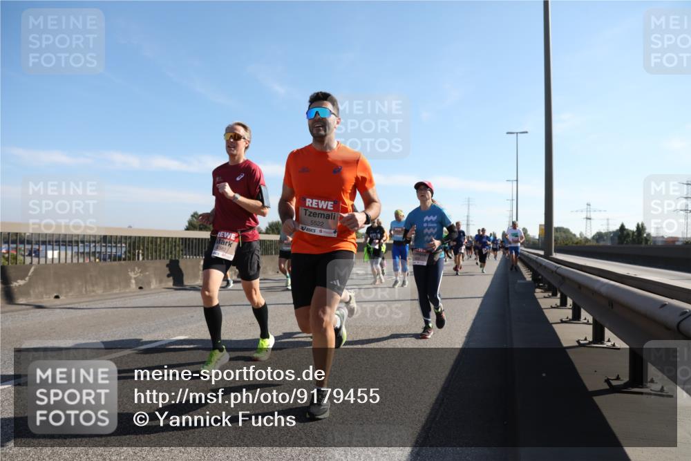 03.10.2025 - Köhlbrandbrückenlauf Yannick Fuchs http://msf.ph/oto/9179455 03.10.2025 11:19:35 Position 3 5522, 4382 meine-sportfotos.de