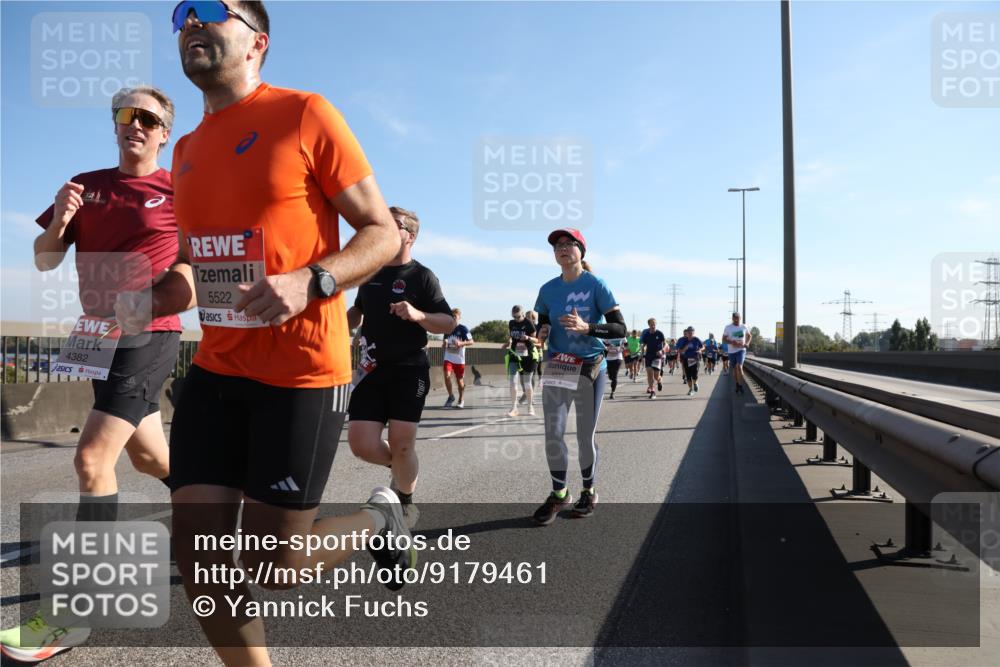 03.10.2025 - Köhlbrandbrückenlauf Yannick Fuchs http://msf.ph/oto/9179461 03.10.2025 11:19:35 Position 3 4382, 5522, 4333 meine-sportfotos.de