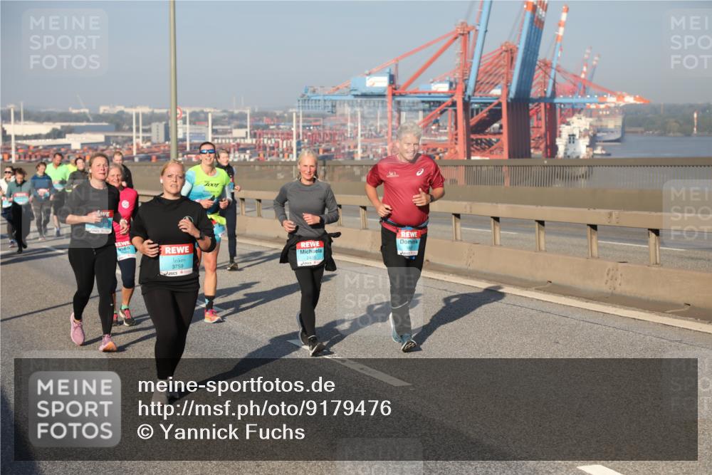 03.10.2025 - Köhlbrandbrückenlauf Yannick Fuchs http://msf.ph/oto/9179476 03.10.2025 08:52:24 Position 2 3759, 4001 meine-sportfotos.de
