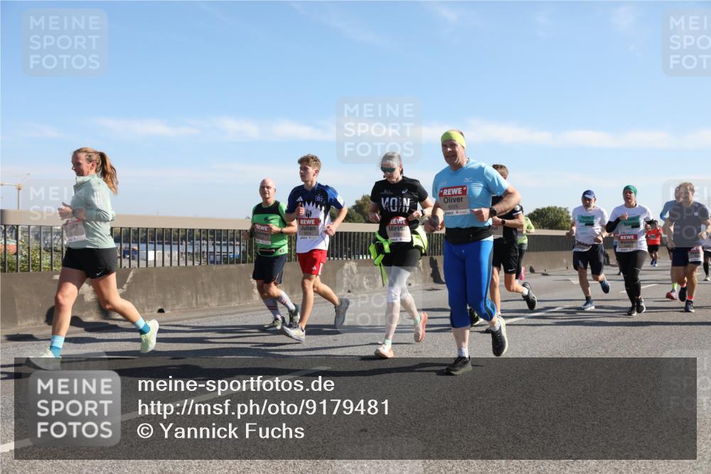 03.10.2025 - Köhlbrandbrückenlauf Yannick Fuchs http://msf.ph/oto/9179481 03.10.2025 11:19:37 Position 3 5813, 6225 meine-sportfotos.de