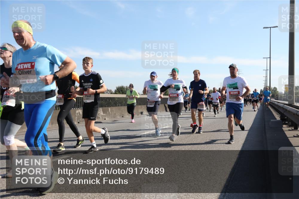 03.10.2025 - Köhlbrandbrückenlauf Yannick Fuchs http://msf.ph/oto/9179489 03.10.2025 11:19:38 Position 3 6226, 6225, 5061, 6566 meine-sportfotos.de