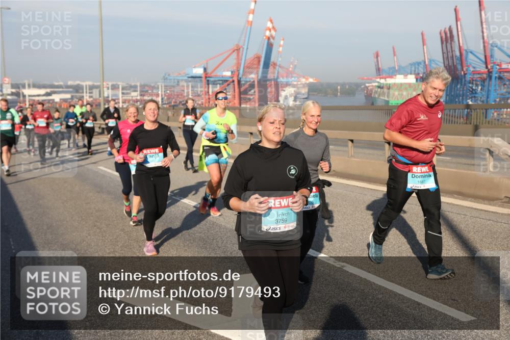 03.10.2025 - Köhlbrandbrückenlauf Yannick Fuchs http://msf.ph/oto/9179493 03.10.2025 08:52:26 Position 2 3759, 1687, 135 meine-sportfotos.de