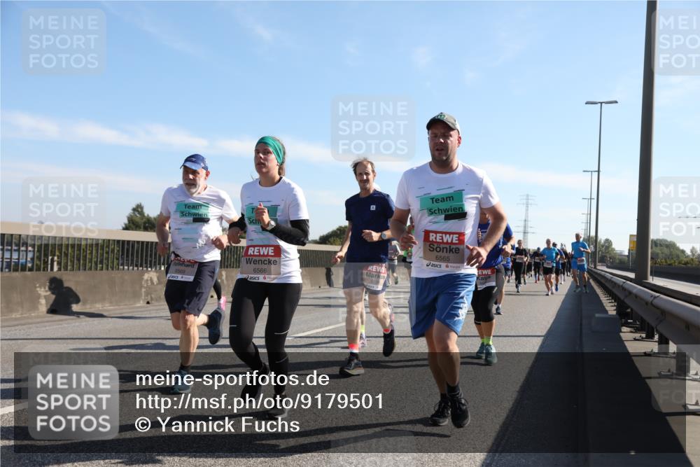 03.10.2025 - Köhlbrandbrückenlauf Yannick Fuchs http://msf.ph/oto/9179501 03.10.2025 11:19:39 Position 3 6565, 6566, 6569 meine-sportfotos.de