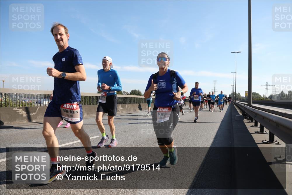 03.10.2025 - Köhlbrandbrückenlauf Yannick Fuchs http://msf.ph/oto/9179514 03.10.2025 11:19:40 Position 3 5638, 2025, 5642 meine-sportfotos.de