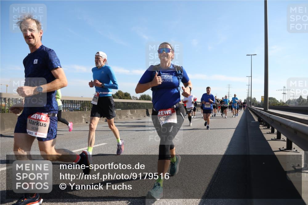 03.10.2025 - Köhlbrandbrückenlauf Yannick Fuchs http://msf.ph/oto/9179516 03.10.2025 11:19:40 Position 3 2025, 5638, 5642 meine-sportfotos.de