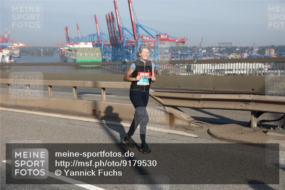 03.10.2025 - Köhlbrandbrückenlauf Yannick Fuchs http://msf.ph/oto/9179530 03.10.2025 08:52:30 Position 2 3215 meine-sportfotos.de