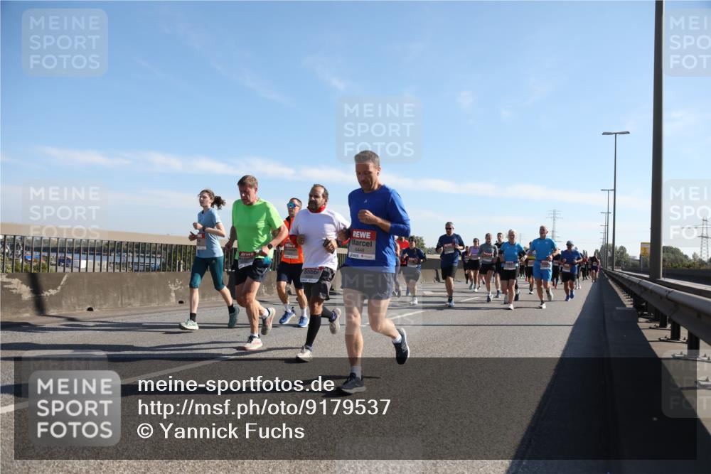 03.10.2025 - Köhlbrandbrückenlauf Yannick Fuchs http://msf.ph/oto/9179537 03.10.2025 11:19:42 Position 3 6448 meine-sportfotos.de