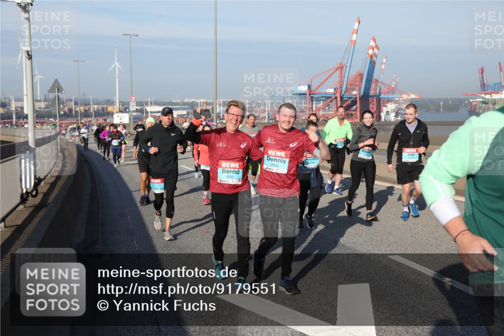 03.10.2025 - Köhlbrandbrückenlauf Yannick Fuchs http://msf.ph/oto/9179551 03.10.2025 08:52:32 Position 2 3003, 3004 meine-sportfotos.de