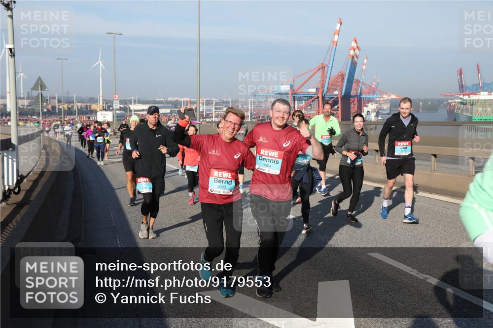 03.10.2025 - Köhlbrandbrückenlauf Yannick Fuchs http://msf.ph/oto/9179553 03.10.2025 08:52:32 Position 2 3786, 3003, 3004 meine-sportfotos.de