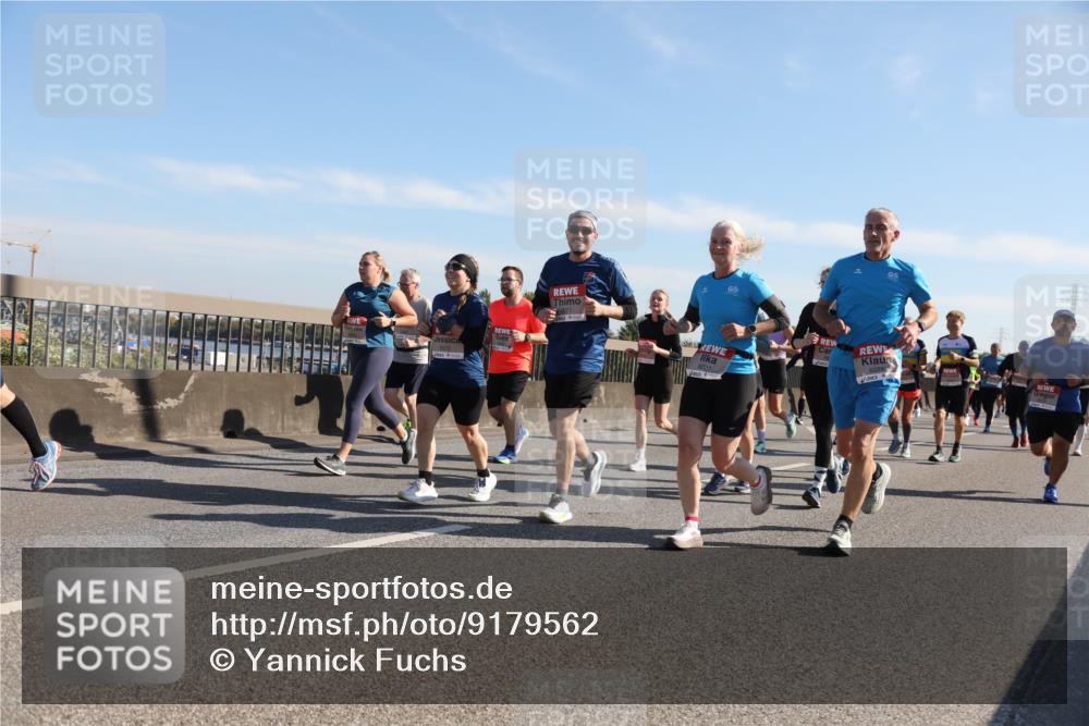 03.10.2025 - Köhlbrandbrückenlauf Yannick Fuchs http://msf.ph/oto/9179562 03.10.2025 11:19:45 Position 3 4570, 6227 meine-sportfotos.de