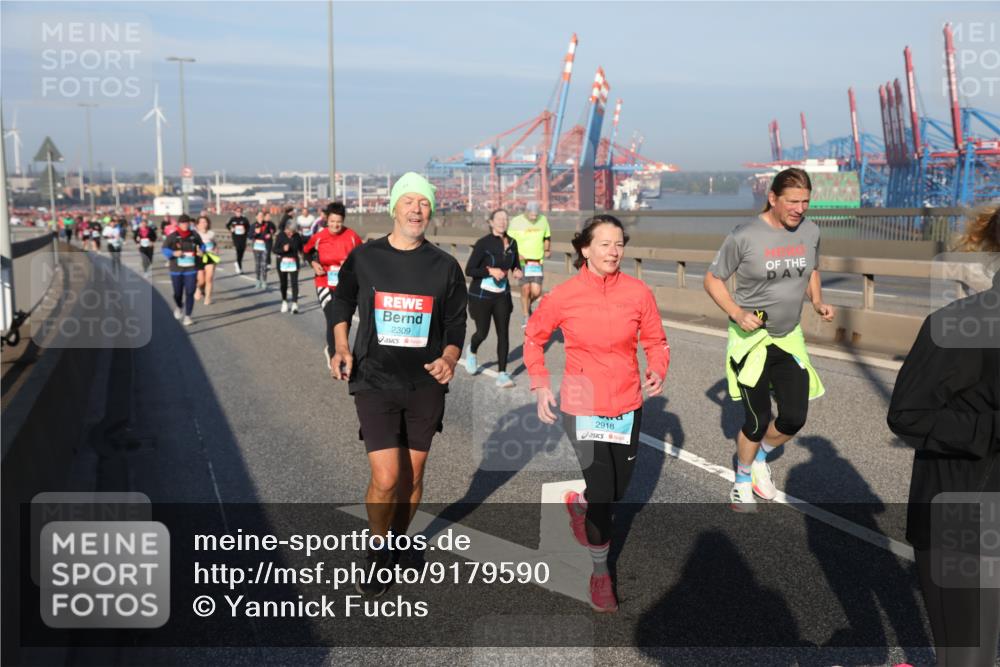 03.10.2025 - Köhlbrandbrückenlauf Yannick Fuchs http://msf.ph/oto/9179590 03.10.2025 08:52:36 Position 2 2309, 2918 meine-sportfotos.de