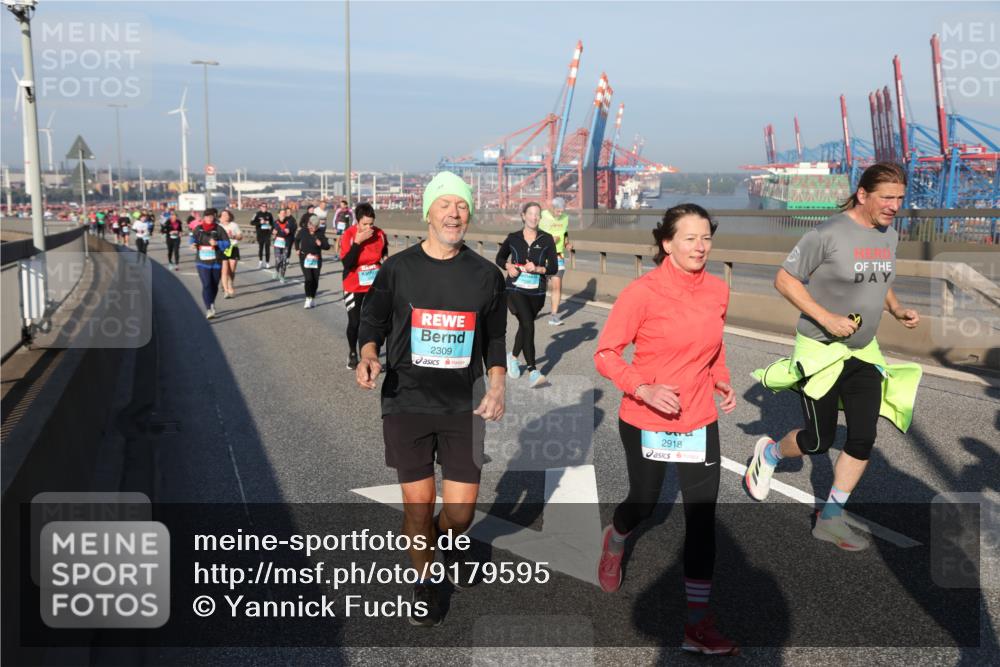 03.10.2025 - Köhlbrandbrückenlauf Yannick Fuchs http://msf.ph/oto/9179595 03.10.2025 08:52:36 Position 2 2309, 2918 meine-sportfotos.de