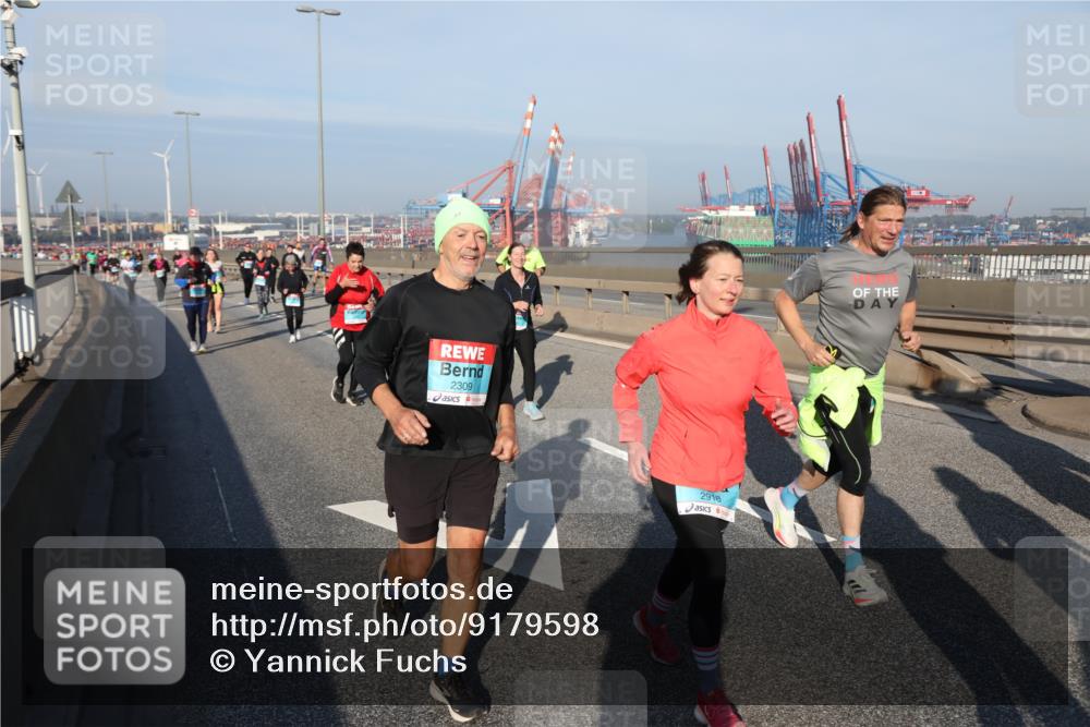 03.10.2025 - Köhlbrandbrückenlauf Yannick Fuchs http://msf.ph/oto/9179598 03.10.2025 08:52:36 Position 2 2309, 2918 meine-sportfotos.de
