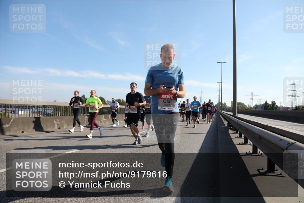 03.10.2025 - Köhlbrandbrückenlauf Yannick Fuchs http://msf.ph/oto/9179616 03.10.2025 11:19:50 Position 3 6697 meine-sportfotos.de