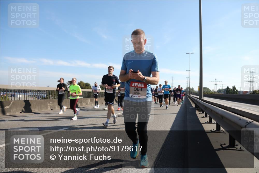 03.10.2025 - Köhlbrandbrückenlauf Yannick Fuchs http://msf.ph/oto/9179617 03.10.2025 11:19:51 Position 3 6697 meine-sportfotos.de