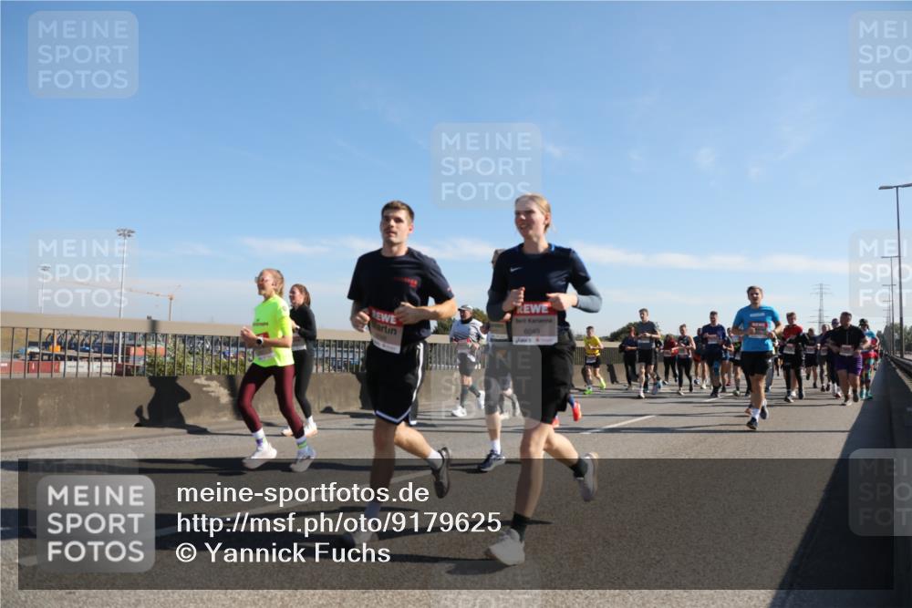 03.10.2025 - Köhlbrandbrückenlauf Yannick Fuchs http://msf.ph/oto/9179625 03.10.2025 11:19:51 Position 3 6049 meine-sportfotos.de