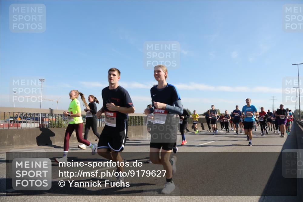 03.10.2025 - Köhlbrandbrückenlauf Yannick Fuchs http://msf.ph/oto/9179627 03.10.2025 11:19:52 Position 3 1049 meine-sportfotos.de