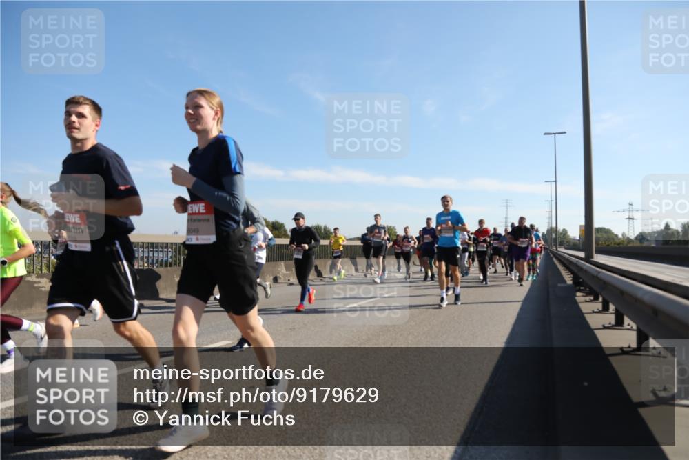 03.10.2025 - Köhlbrandbrückenlauf Yannick Fuchs http://msf.ph/oto/9179629 03.10.2025 11:19:52 Position 3 10, 1048, 8049 meine-sportfotos.de