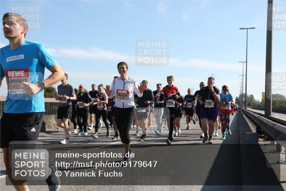 03.10.2025 - Köhlbrandbrückenlauf Yannick Fuchs http://msf.ph/oto/9179647 03.10.2025 11:19:53 Position 3 6372, 4519 meine-sportfotos.de