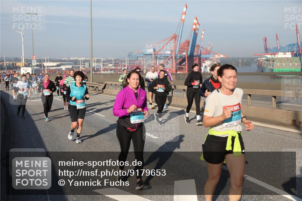 03.10.2025 - Köhlbrandbrückenlauf Yannick Fuchs http://msf.ph/oto/9179653 03.10.2025 08:52:43 Position 2 2119, 2033, 222 meine-sportfotos.de