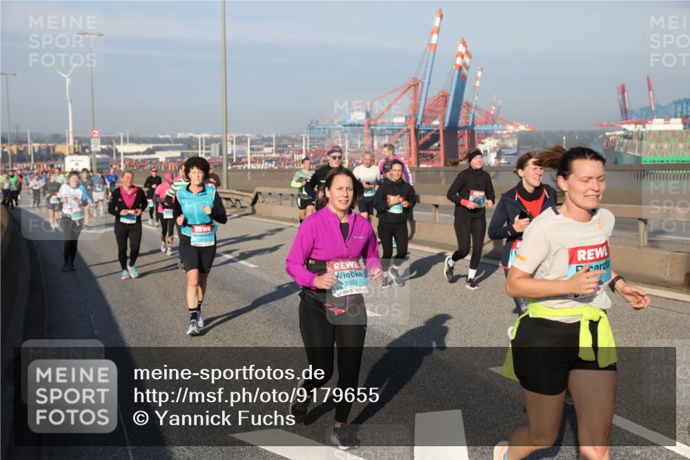 03.10.2025 - Köhlbrandbrückenlauf Yannick Fuchs http://msf.ph/oto/9179655 03.10.2025 08:52:44 Position 2 2033 meine-sportfotos.de