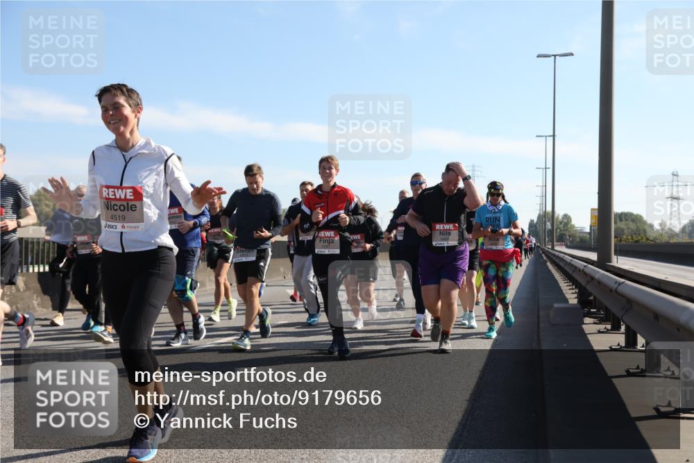 03.10.2025 - Köhlbrandbrückenlauf Yannick Fuchs http://msf.ph/oto/9179656 03.10.2025 11:19:54 Position 3 4519, 4341, 5493 meine-sportfotos.de