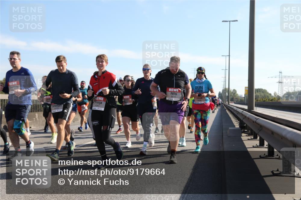 03.10.2025 - Köhlbrandbrückenlauf Yannick Fuchs http://msf.ph/oto/9179664 03.10.2025 11:19:55 Position 3 4341, 5073, 5493 meine-sportfotos.de