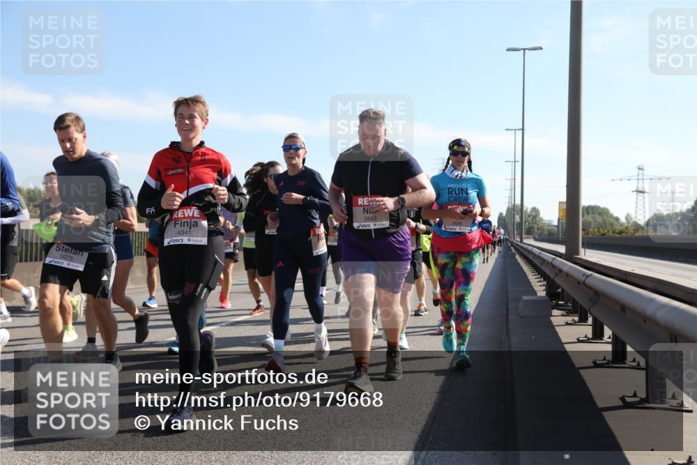 03.10.2025 - Köhlbrandbrückenlauf Yannick Fuchs http://msf.ph/oto/9179668 03.10.2025 11:19:55 Position 3 5073, 4000, 4341, 5493, 5648 meine-sportfotos.de