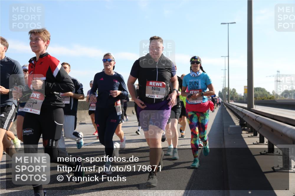 03.10.2025 - Köhlbrandbrückenlauf Yannick Fuchs http://msf.ph/oto/9179671 03.10.2025 11:19:55 Position 3 4341, 4461, 5493, 5648 meine-sportfotos.de