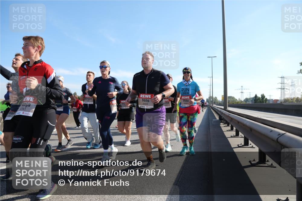 03.10.2025 - Köhlbrandbrückenlauf Yannick Fuchs http://msf.ph/oto/9179674 03.10.2025 11:19:56 Position 3 4341, 5648, 5493 meine-sportfotos.de