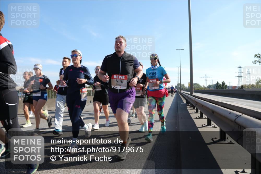 03.10.2025 - Köhlbrandbrückenlauf Yannick Fuchs http://msf.ph/oto/9179675 03.10.2025 11:19:56 Position 3 5493, 5643 meine-sportfotos.de