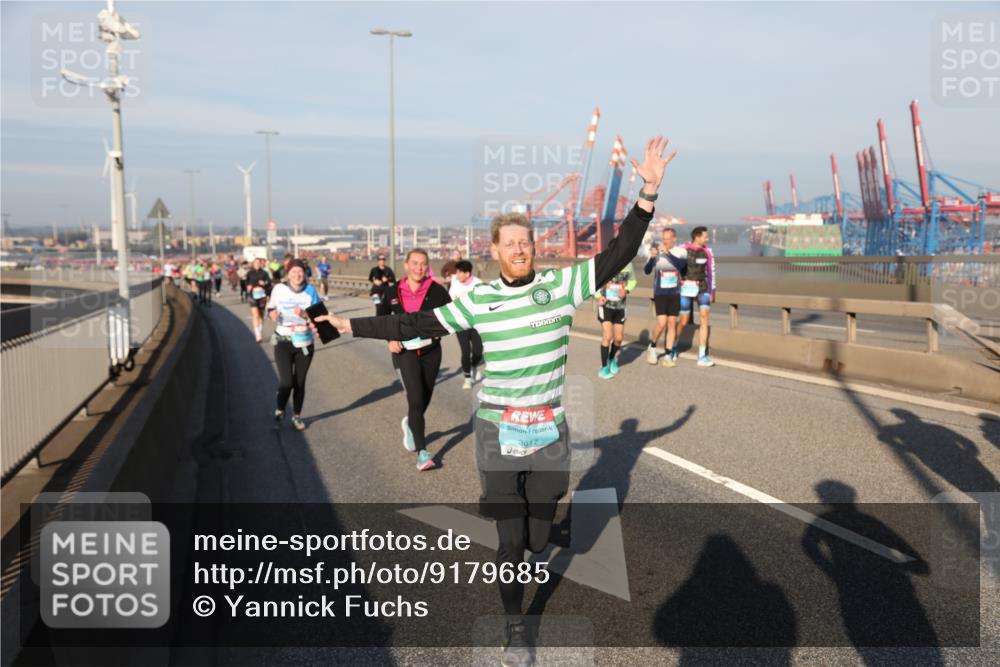 03.10.2025 - Köhlbrandbrückenlauf Yannick Fuchs http://msf.ph/oto/9179685 03.10.2025 08:52:47 Position 2 3617 meine-sportfotos.de